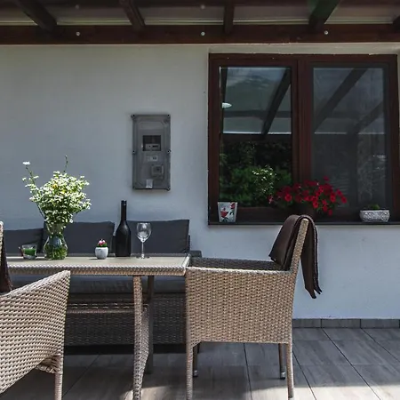 Erdőhangja * Mikohaza