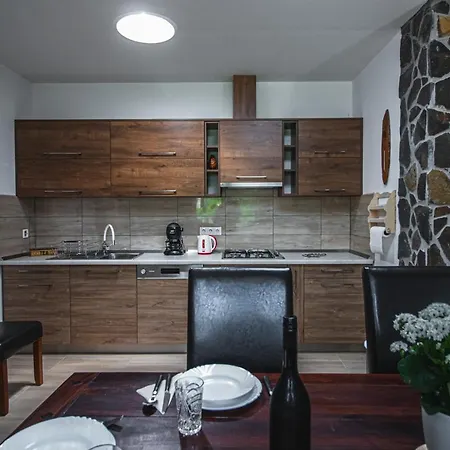 Erdohangja Vendeghaz Apartment
