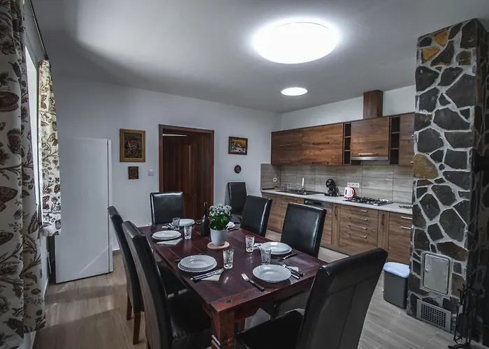 Erdőhangja * Mikohaza