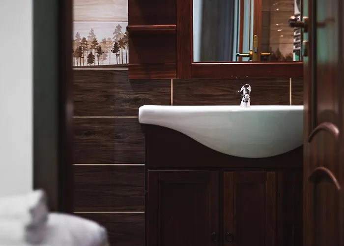 Erdőhangja * Mikohaza